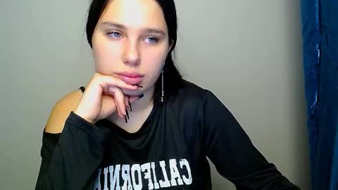 Snapshot of olivia_red_ chatting on 10, 10, 2025 Olivia online show from 10, 10, 2025