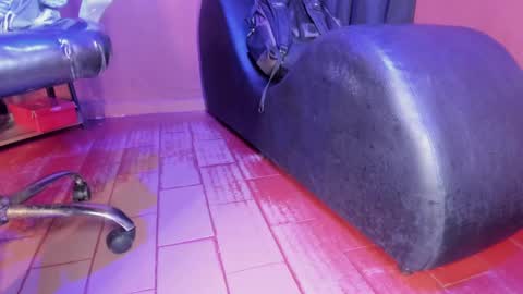   online show from 18, 2, 2025