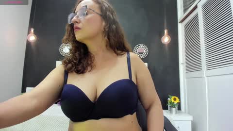 Snapshot of olivia_willd chatting on 24, 12, 2024 olivia online show from 24, 12, 2024