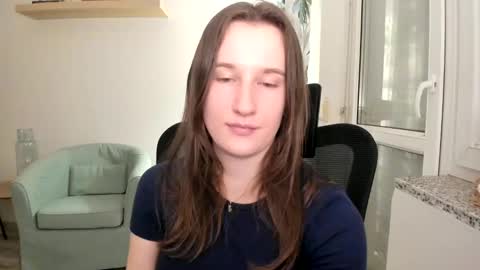 Snapshot of oliviaaa2003 chatting on 6, 2, 2025 Oliwiaa2004 online show from 6, 2, 2025