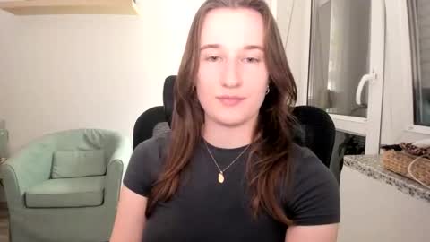 Snapshot of oliviaaa2003 chatting on 10, 9, 2025 Oliwiaa2004 online show from 10, 9, 2025