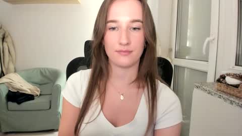 Snapshot of oliviaaa2003 chatting on 17, 12, 2025 Oliwiaa2004 online show from 17, 12, 2025