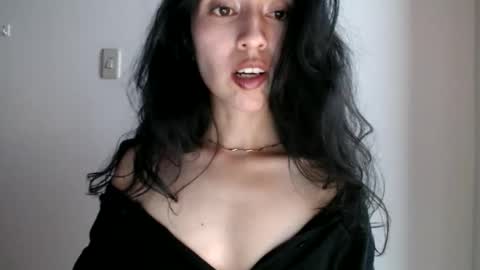 oliviaaa__ online show from 9, 2, 2026