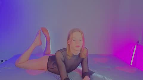 Snapshot of oliviaapink chatting on 27, 3, 2026 oliviaapink online show from 27, 3, 2026