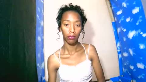 Snapshot of oliviah27 chatting on 1, 10, 2025 oliviah27 online show from 1, 10, 2025