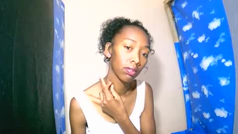 Snapshot of oliviah27 chatting on 3, 10, 2025 oliviah27 online show from 3, 10, 2025