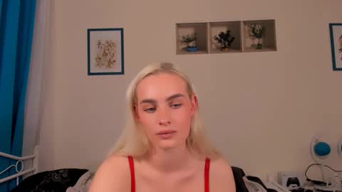 Snapshot of oliviahappy chatting on 13, 4, 2026 oliviaBeauty online show from 13, 4, 2026