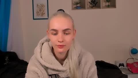 Snapshot of oliviahappy chatting on 25, 4, 2026 oliviaBeauty online show from 25, 4, 2026