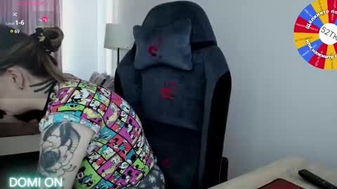 Snapshot of oliviamunk chatting on 21, 2, 2025 . online show from 21, 2, 2025