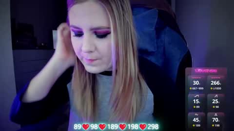 Snapshot of oliviamunk chatting on 14, 11, 2025 . online show from 14, 11, 2025