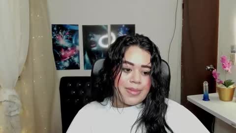 oliviia_cute online show from 21, 11, 2025