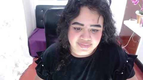 oliviia_cute online show from 18, 12, 2025