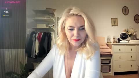 ollalla7 online show from 2, 11, 2025