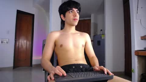 Snapshot of olliver_twink chatting on 6, 4, 2026 olliver_twink online show from 6, 4, 2026