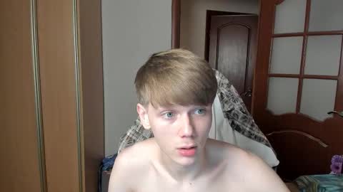 Snapshot of olvr_zoolander chatting on 5, 1, 2026 Oliver and Mira online show from 5, 1, 2026