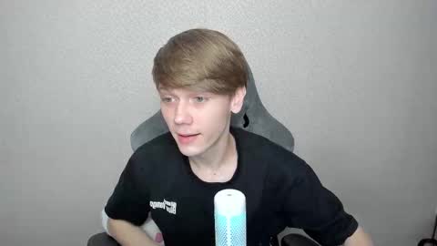 Snapshot of olvr_zoolander chatting on 26, 2, 2026 Oliver and Mira online show from 26, 2, 2026