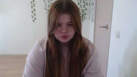 Snapshot of omellyoo chatting on 25, 6, 2026 MellY online show from 25, 6, 2026