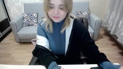 Snapshot of omg_itsperfect chatting on 21, 9, 2025 Fina online show from 21, 9, 2025