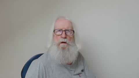 Snapshot of onanister chatting on 5, 3, 2026 Somewhere over the rainbow online show from 5, 3, 2026