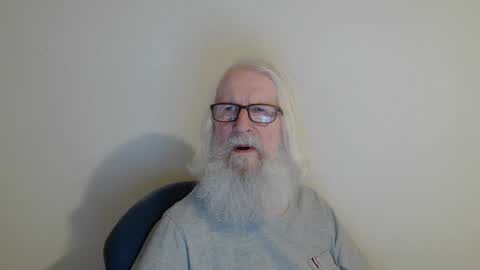 Snapshot of onanister chatting on 6, 3, 2026 Somewhere over the rainbow online show from 6, 3, 2026