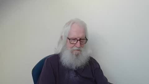 Snapshot of onanister chatting on 24, 4, 2026 Somewhere over the rainbow online show from 24, 4, 2026