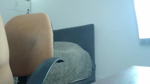 Snapshot of onebestlover chatting on 2, 2, 2026 onebestlover online show from 2, 2, 2026