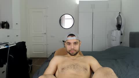 Snapshot of onebestlover chatting on 28, 2, 2026 onebestlover online show from 28, 2, 2026