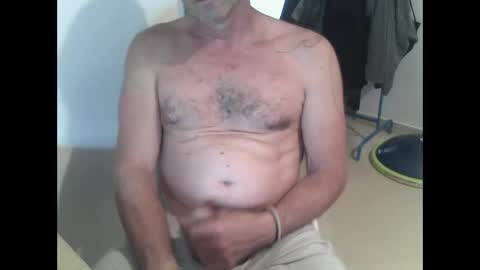 Snapshot of oneeedge chatting on 8, 4, 2026 Edge online show from 8, 4, 2026