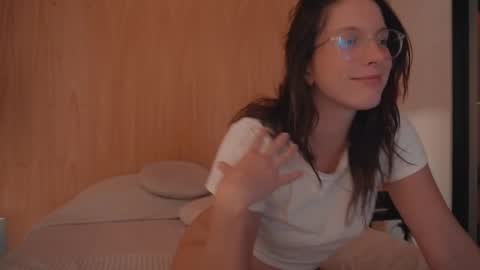 Snapshot of onelittlemermaid chatting on 11, 12, 2024 Ariel online show from 11, 12, 2024