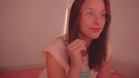 Snapshot of onelittlemermaid chatting on 7, 5, 2026 Ariel online show from 7, 5, 2026