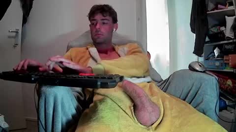 onesieboyx online show from 27, 5, 2026