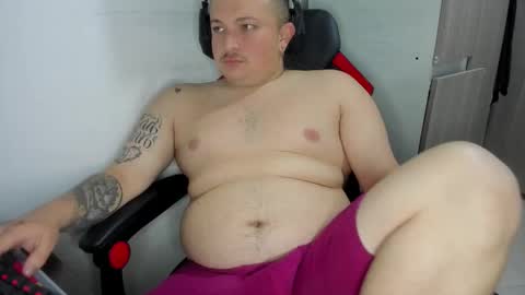 Snapshot of onewhiteboichub chatting on 20, 3, 2026 Andres INDEPENDENT MODEL online show from 20, 3, 2026