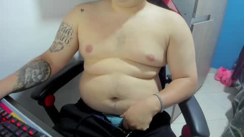 Snapshot of onewhiteboichub chatting on 19, 4, 2026 Andres INDEPENDENT MODEL online show from 19, 4, 2026