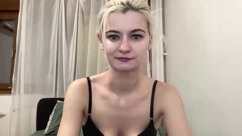 Snapshot of onika_cox chatting on 14, 4, 2026 Onika online show from 14, 4, 2026