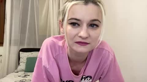 Snapshot of onika_cox chatting on 27, 4, 2026 Onika online show from 27, 4, 2026