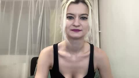 Snapshot of onika_cox chatting on 28, 5, 2026 Onika online show from 28, 5, 2026