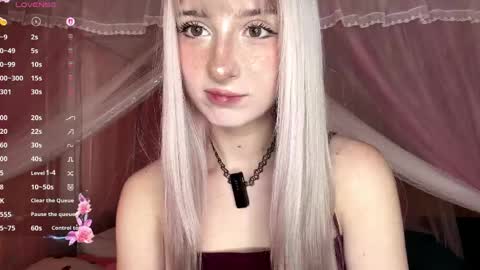 Snapshot of onlyeva1 chatting on 3, 4, 2026 Eva online show from 3, 4, 2026