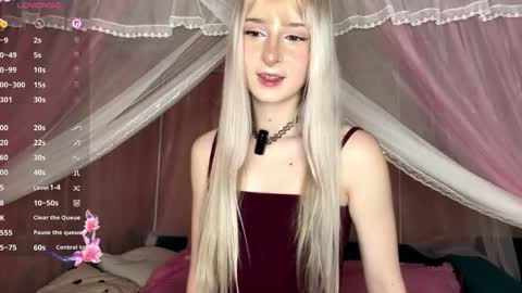 Snapshot of onlyeva1 chatting on 6, 4, 2026 Eva online show from 6, 4, 2026