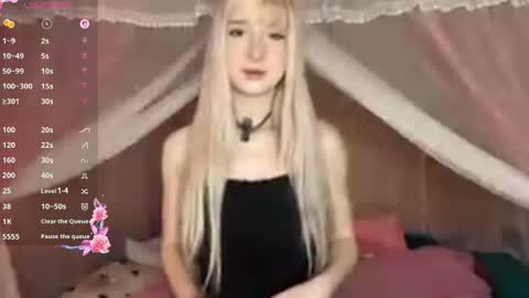 Snapshot of onlyeva1 chatting on 11, 4, 2026 Eva online show from 11, 4, 2026