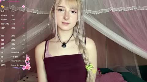Snapshot of onlyeva1 chatting on 27, 4, 2026 Eva online show from 27, 4, 2026