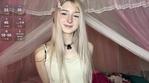 Snapshot of onlyeva1 chatting on 3, 5, 2026 Eva online show from 3, 5, 2026