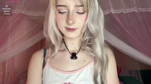 Snapshot of onlyeva1 chatting on 5, 5, 2026 Eva online show from 5, 5, 2026