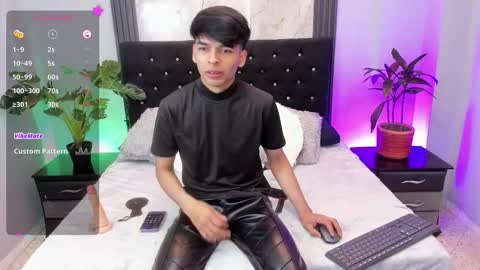 Snapshot of onlyjos_ chatting on 19, 10, 2025 Josh - Schedule 1400 - 2200 online show from 19, 10, 2025