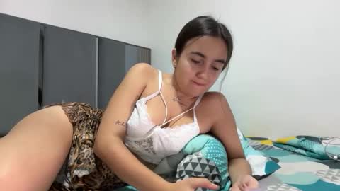 Snapshot of onlythem777 chatting on 2, 4, 2026 PAREJA LATINA JOVEN MUY CACHONDOS online show from 2, 4, 2026