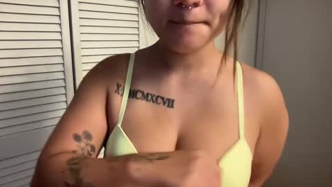 Snapshot of oohhellothere chatting on 23, 9, 2025 Miss Girly online show from 23, 9, 2025