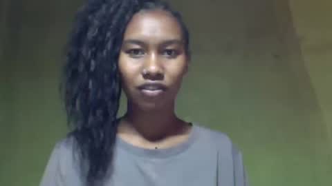 Snapshot of oolyette chatting on 2, 10, 2025 oolyette online show from 2, 10, 2025