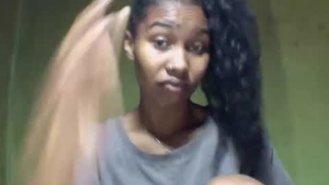 Snapshot of oolyette chatting on 3, 10, 2025 oolyette online show from 3, 10, 2025