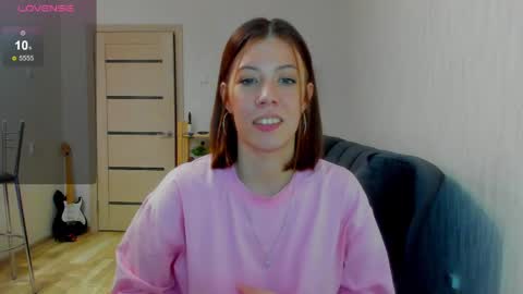 Snapshot of oops_britney chatting on 25, 4, 2026 Britney online show from 25, 4, 2026