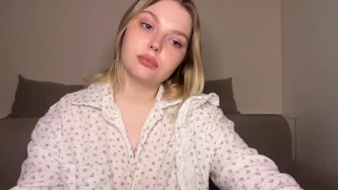 Snapshot of opheliaritz chatting on 31, 3, 2026 Ophelia online show from 31, 3, 2026