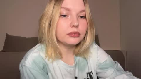 Snapshot of opheliaritz chatting on 4, 4, 2026 Ophelia online show from 4, 4, 2026